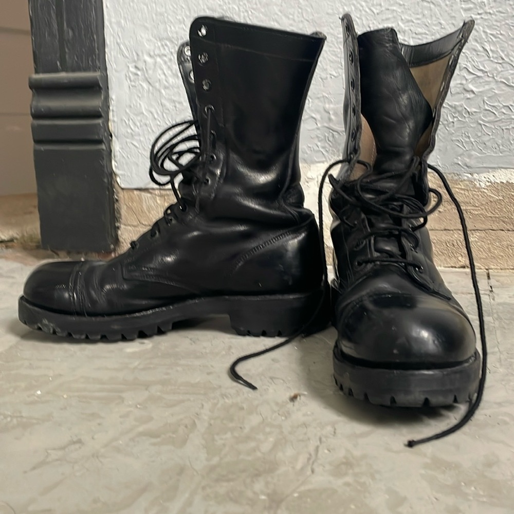 Vintage Army Boots, steel toe, 11 hole, newer vibram soles